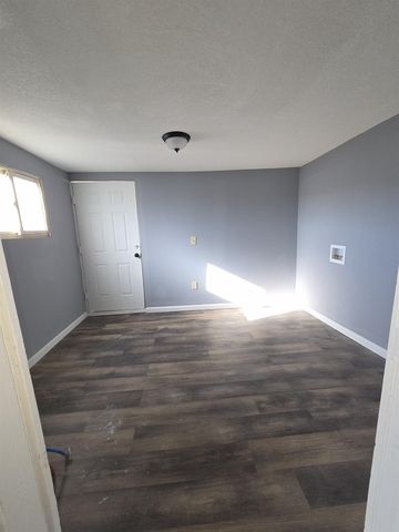 531 N Madison Ave, Wichita, KS 67214