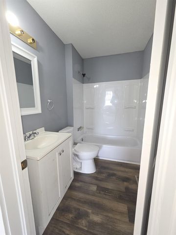 531 N Madison Ave, Wichita, KS 67214