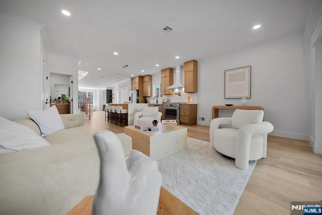 519 E 4th Street B, Palisades Park, NJ 07650