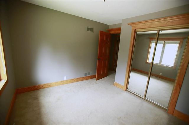 32910 E Oak Hill School Road, Oak Grove, MO 64075