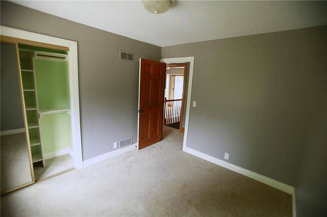 32910 E Oak Hill School Road, Oak Grove, MO 64075