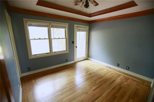 32910 E Oak Hill School Road, Oak Grove, MO 64075