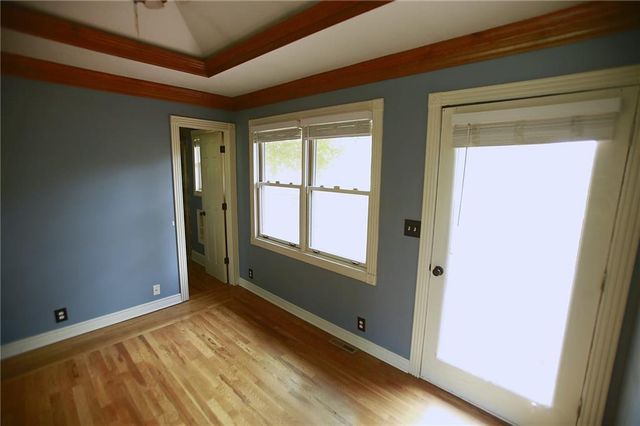 32910 E Oak Hill School Road, Oak Grove, MO 64075