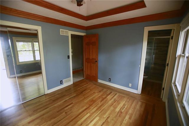 32910 E Oak Hill School Road, Oak Grove, MO 64075