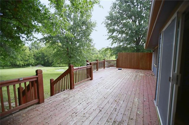 32910 E Oak Hill School Road, Oak Grove, MO 64075