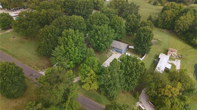 32910 E Oak Hill School Road, Oak Grove, MO 64075