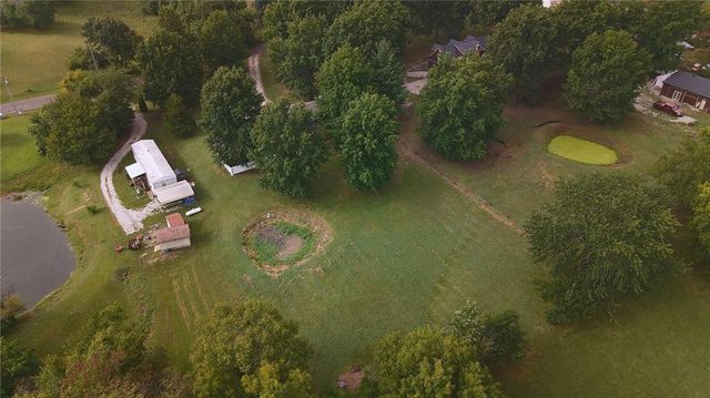 32910 E Oak Hill School Road, Oak Grove, MO 64075