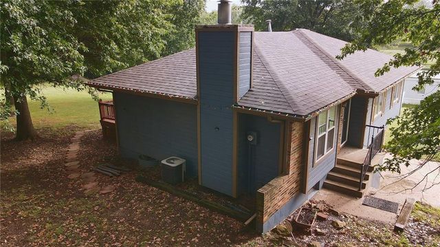 32910 E Oak Hill School Road, Oak Grove, MO 64075