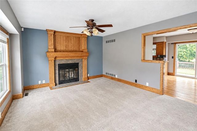 32910 E Oak Hill School Road, Oak Grove, MO 64075