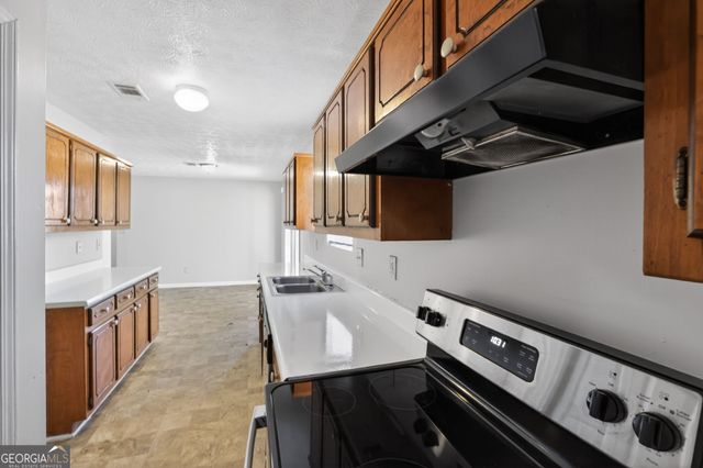 2820 Robinson Wood Drive, Riverdale, GA 30296