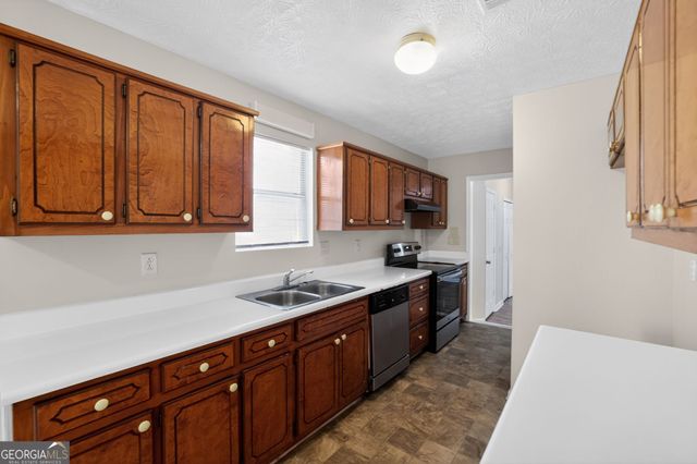 2820 Robinson Wood Drive, Riverdale, GA 30296