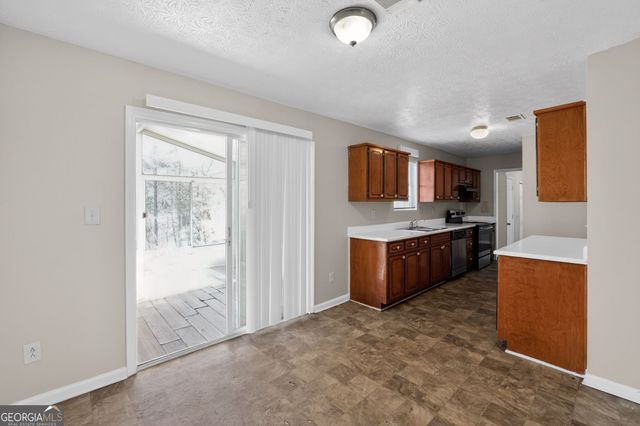 2820 Robinson Wood Drive, Riverdale, GA 30296