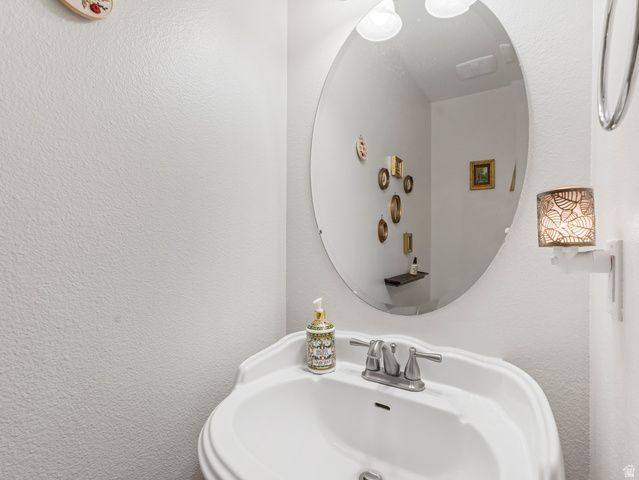 211 W KESTREL DR, Saratoga Springs, UT 84045