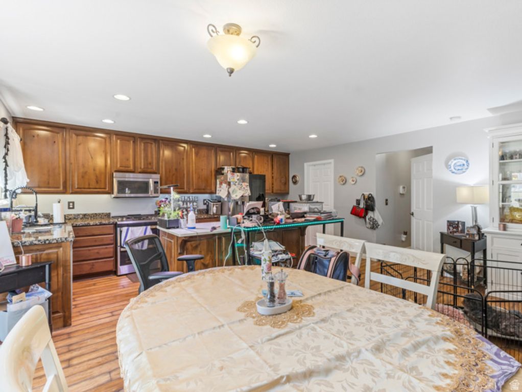 211 W KESTREL DR, Saratoga Springs, UT 84045 — photo 4