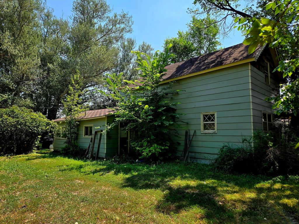 817 S Sheridan Avenue, Sheridan, WY 82801 photo 2