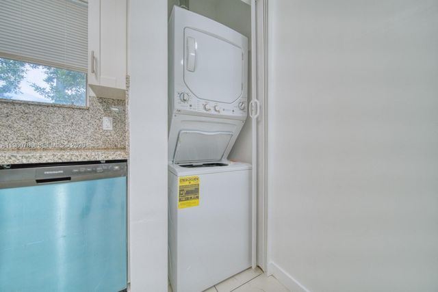 14885 NE 7th Ave 14883, Miami, FL 33161