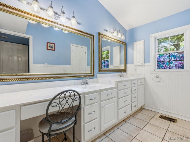 3347 NARROW LANE Road, Montgomery, AL 36111