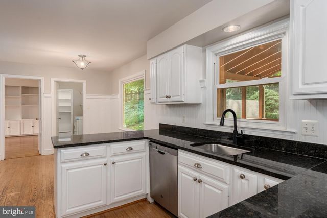 3514 COBB DR, Fairfax, VA 22030