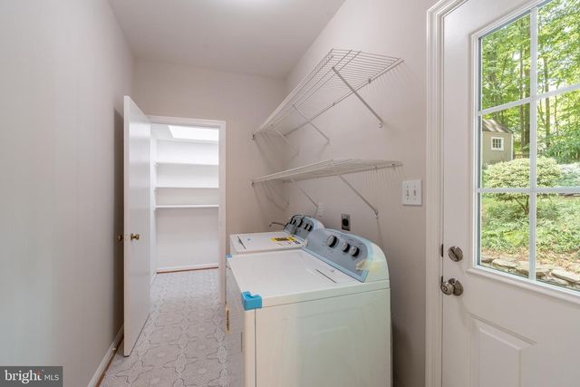 3514 COBB DR, Fairfax, VA 22030