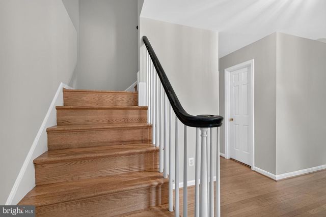 3514 COBB DR, Fairfax, VA 22030