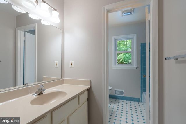 3514 COBB DR, Fairfax, VA 22030