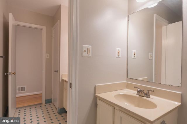 3514 COBB DR, Fairfax, VA 22030