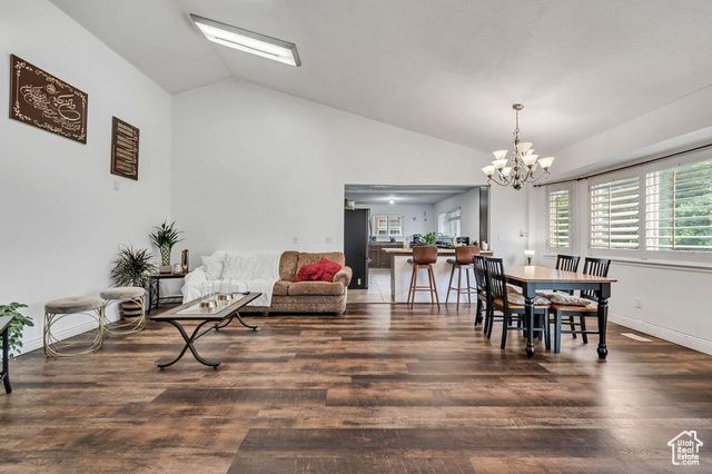 1528 E BUTTERCUP DR, Sandy, UT 84092