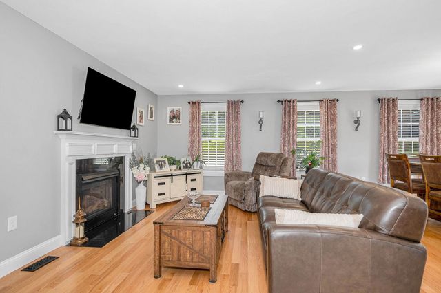289B Webster Street, Hudson, NH 03051
