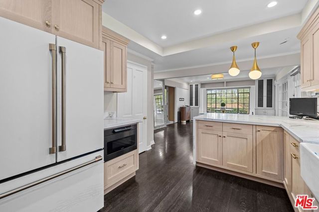 15901 Junaluska Way, Pacific Palisades, CA 90272