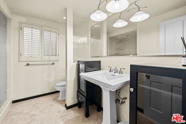 15901 Junaluska Way, Pacific Palisades, CA 90272