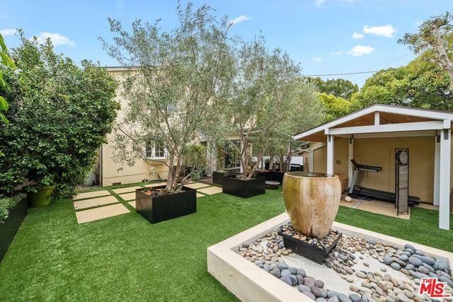 15901 Junaluska Way, Pacific Palisades, CA 90272