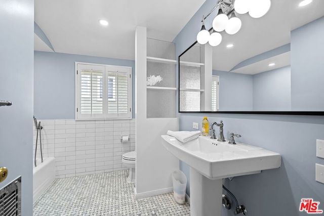 15901 Junaluska Way, Pacific Palisades, CA 90272