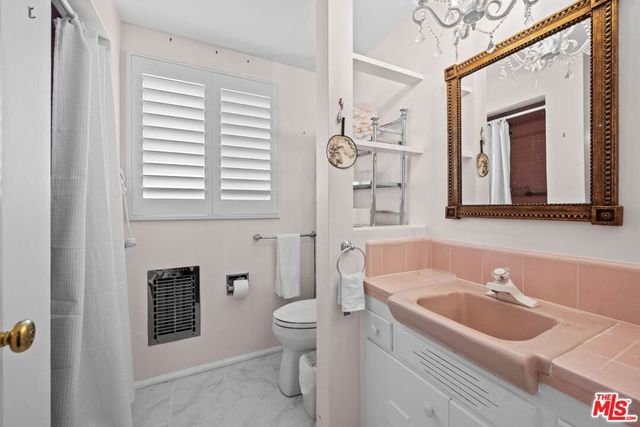 15901 Junaluska Way, Pacific Palisades, CA 90272