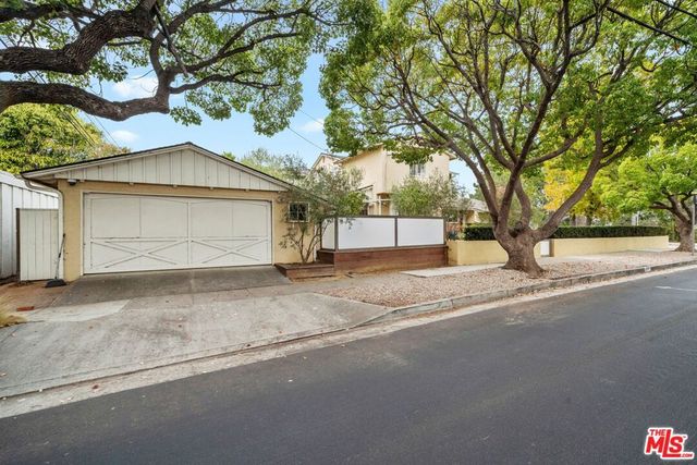 15901 Junaluska Way, Pacific Palisades, CA 90272