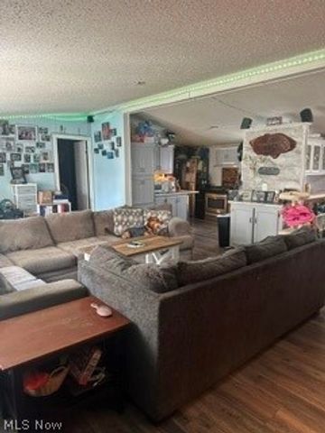 6390 Linda Lane, Ravenna, OH 44266