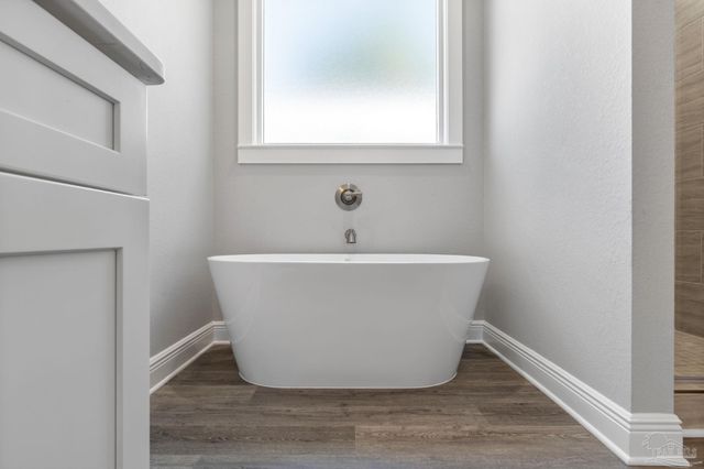 8421 Tippin Ave, Pensacola, FL 32504