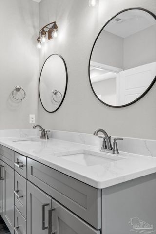 8421 Tippin Ave, Pensacola, FL 32504