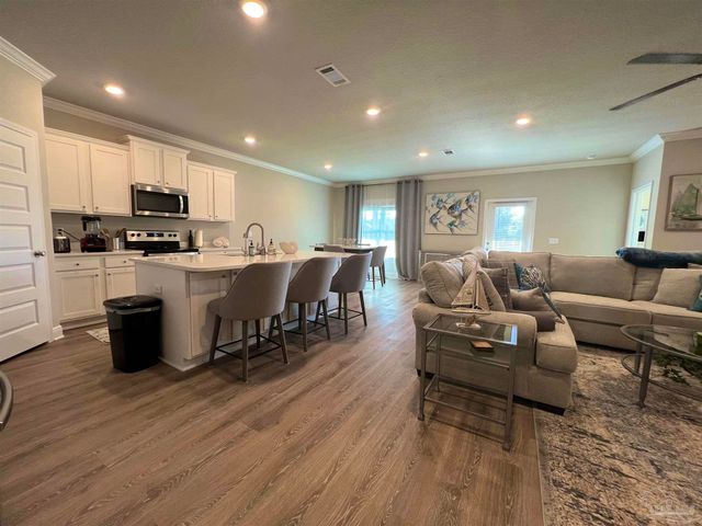 8421 Tippin Ave, Pensacola, FL 32504