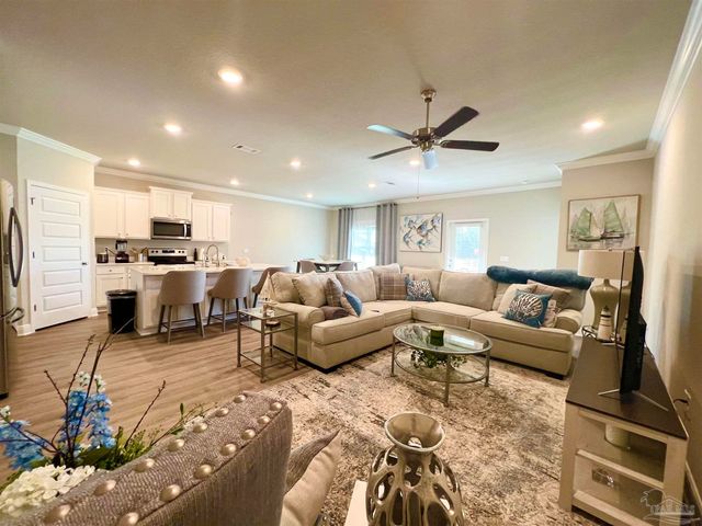 8421 Tippin Ave, Pensacola, FL 32504