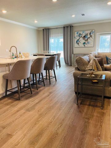 8421 Tippin Ave, Pensacola, FL 32504