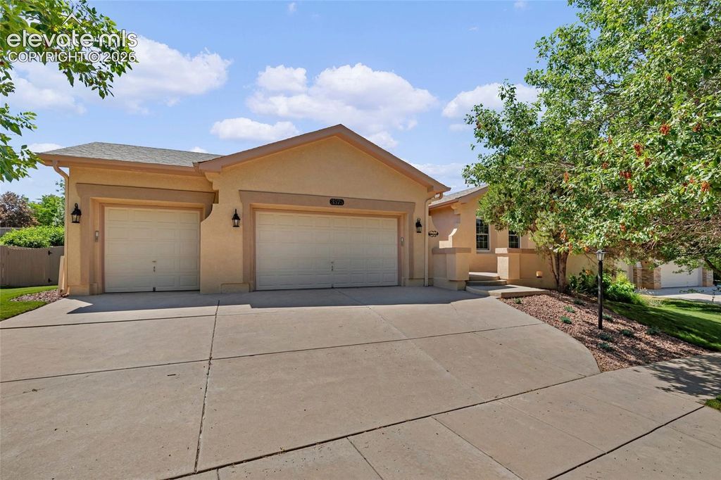 3575 Hollycrest Drive, Colorado Springs, CO 80920 — exterior