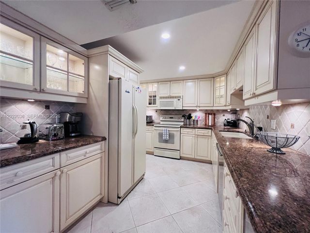 5000 N Ocean Blvd Apt 1405, Lauderdale By The Sea, FL 33308