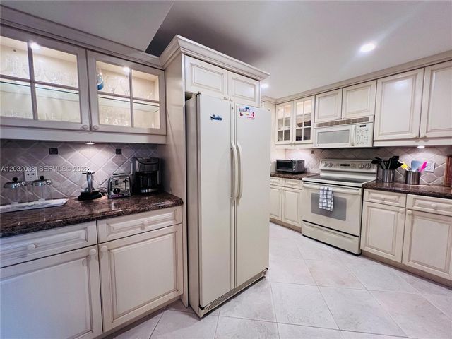 5000 N Ocean Blvd Apt 1405, Lauderdale By The Sea, FL 33308