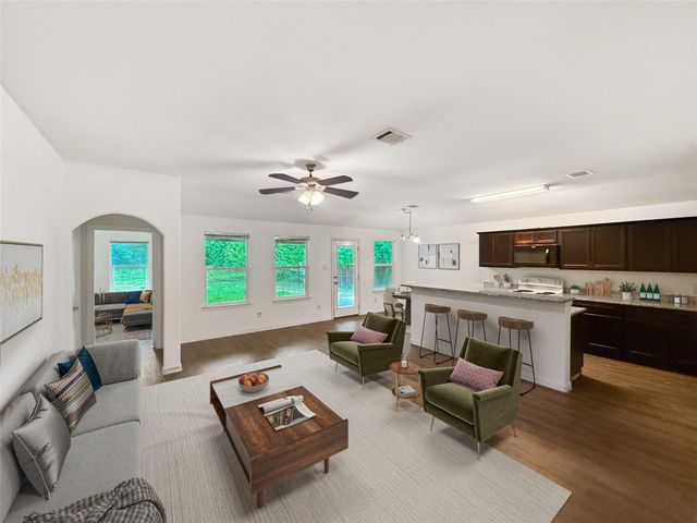 114 County Road 3554, Cleveland, TX 77327