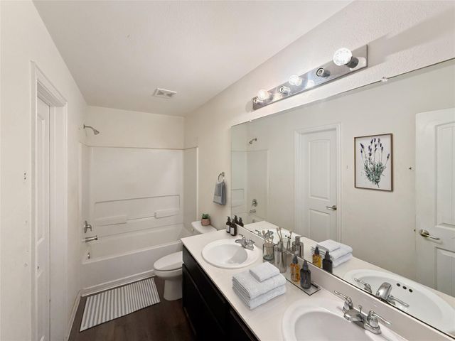 114 County Road 3554, Cleveland, TX 77327