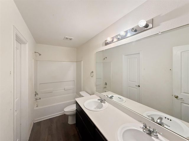 114 County Road 3554, Cleveland, TX 77327