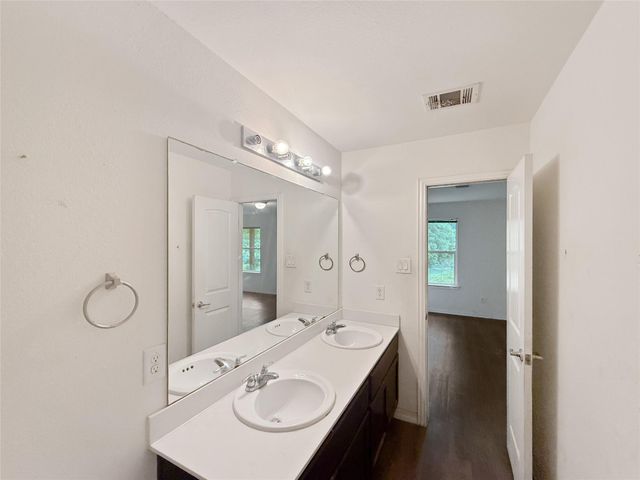 114 County Road 3554, Cleveland, TX 77327
