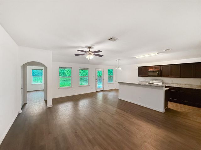 114 County Road 3554, Cleveland, TX 77327