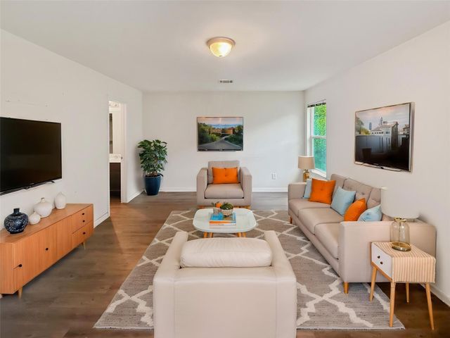 114 County Road 3554, Cleveland, TX 77327