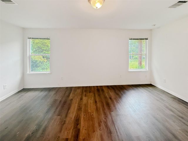 114 County Road 3554, Cleveland, TX 77327